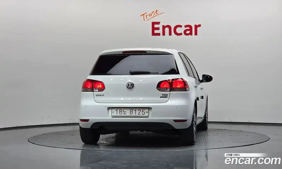 Volkswagen Golf 2011 1.6 автомат (гидро), фото 4