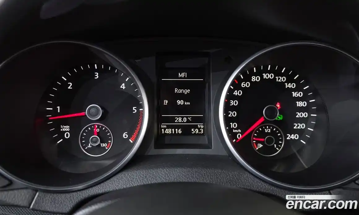 Volkswagen Golf 2011 1.6 автомат (гидро), фото 8