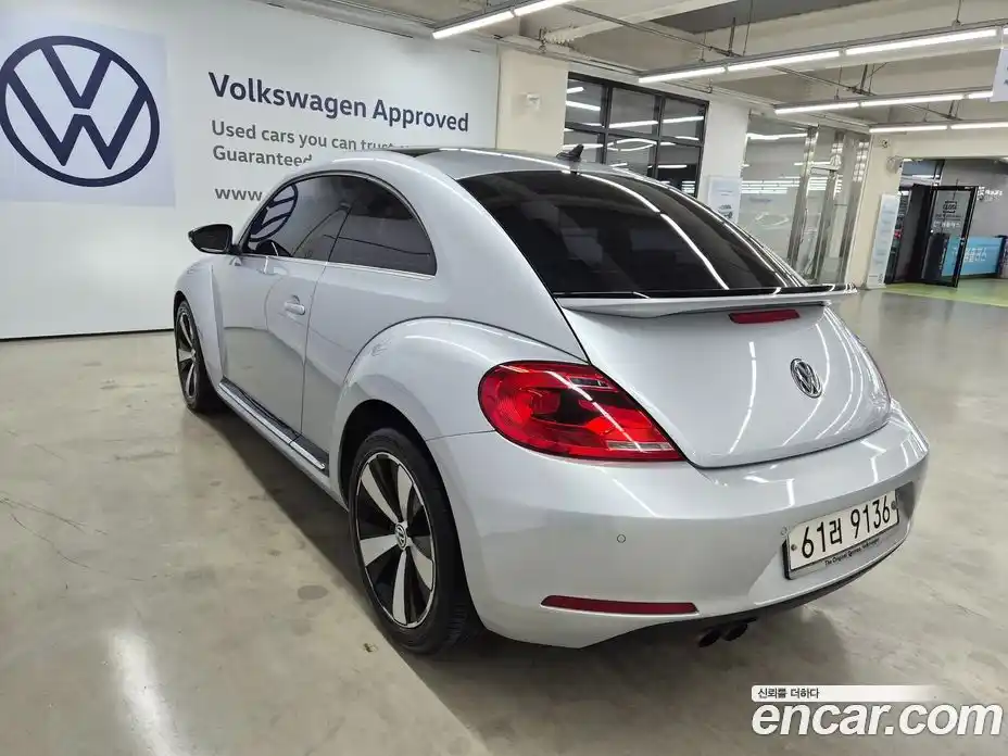 Volkswagen Beatle 2013 2.0 автомат (гидро), фото 18