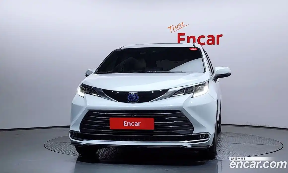 Toyota Sienna 2024 2.5 автомат (гидро), фото 3 Toyota Sienna 2024 2.5 автомат (гидро), фото 3