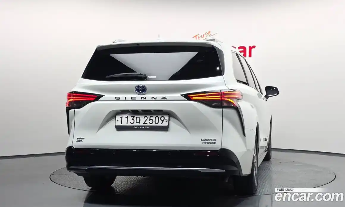 Toyota Sienna 2021 2.5 автомат (гидро), фото 4 Toyota Sienna 2021 2.5 автомат (гидро), фото 4