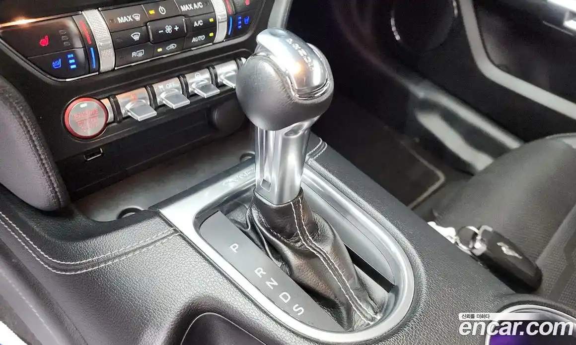Ford Mustang 2022 5.0 автомат (гидро), фото 11