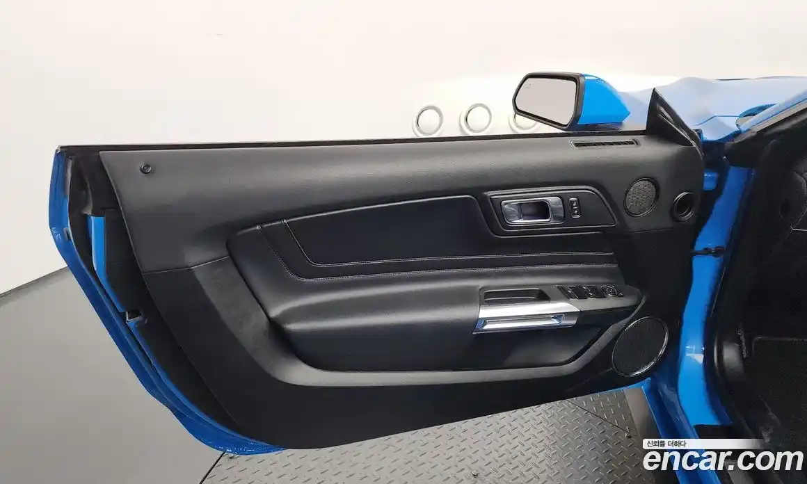 Ford Mustang 2022 5.0 автомат (гидро), фото 14