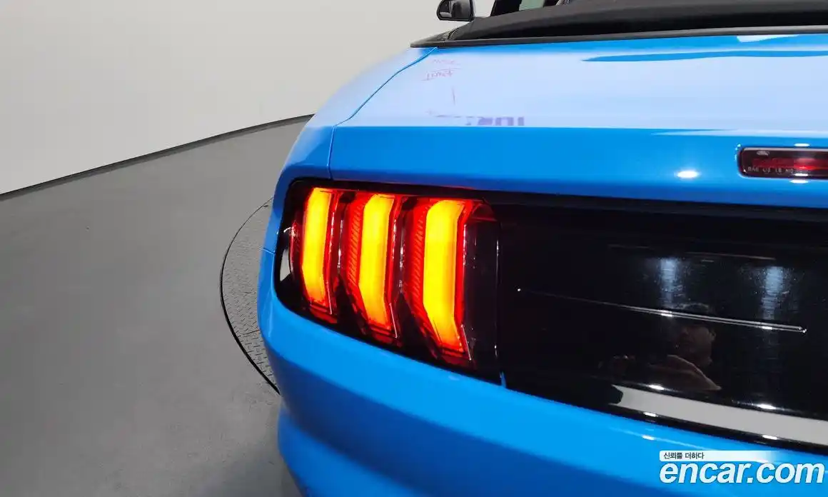Ford Mustang 2022 5.0 автомат (гидро), фото 8