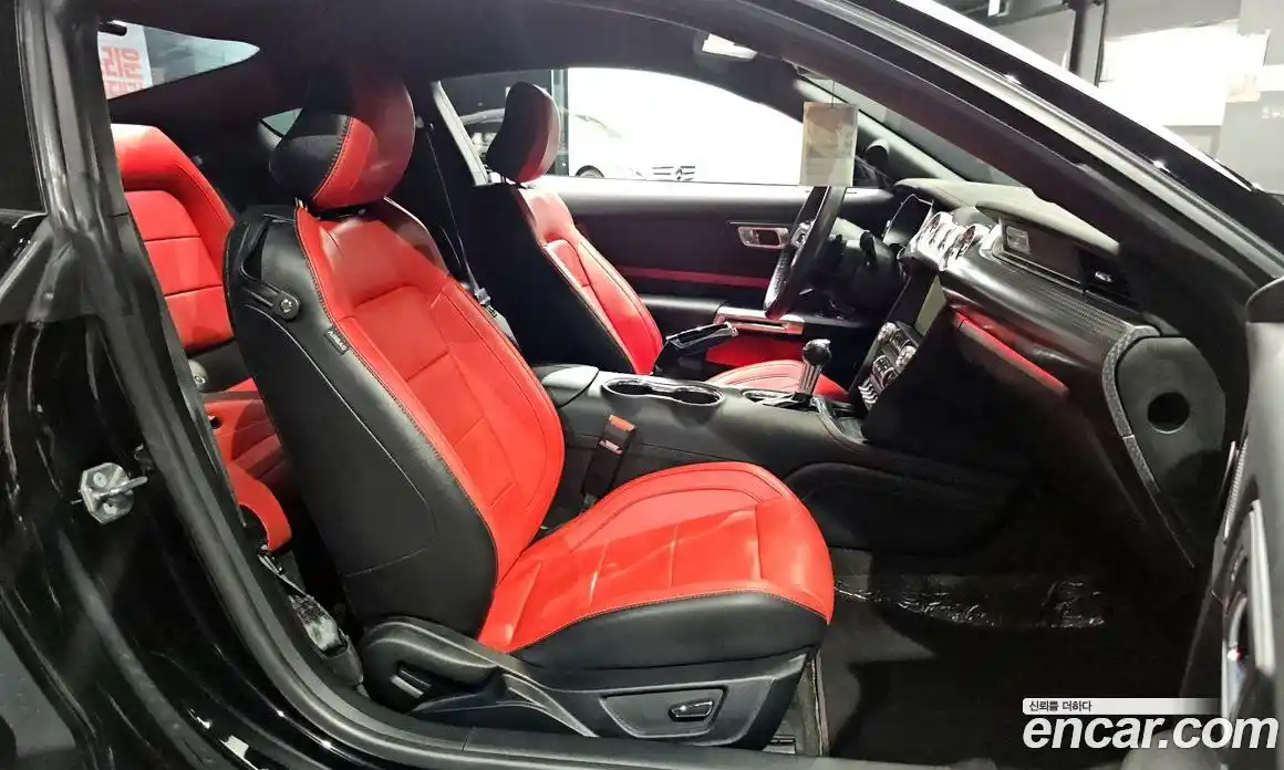 Ford Mustang 2018 5.0 автомат (гидро), фото 18