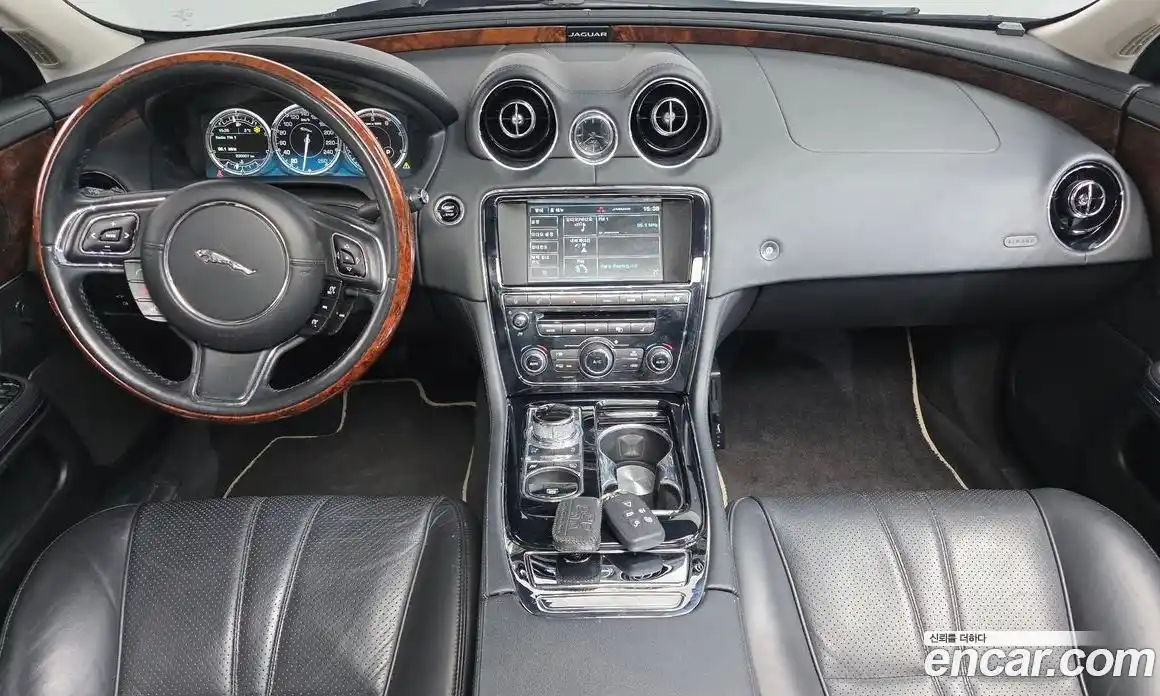 Jaguar XJ 2014 3.0 автомат (гидро), фото 7 Jaguar XJ 2014 3.0 автомат (гидро), фото 7