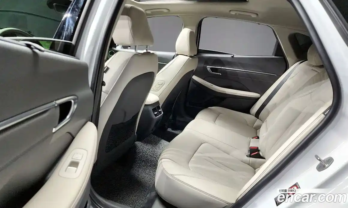 Hyundai Sonata 2023 1.6 автомат (гидро), фото 13