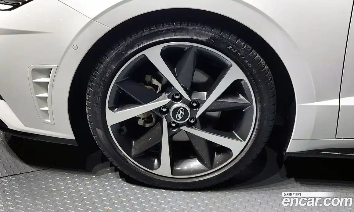 Hyundai Sonata 2023 1.6 автомат (гидро), фото 5
