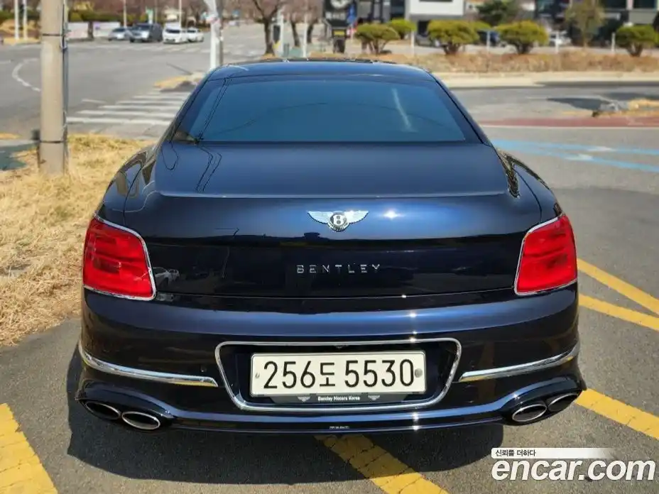 Bentley Flying Spur 2022 4.0 автомат (гидро), фото 4 Bentley Flying Spur 2022 4.0 автомат (гидро), фото 4