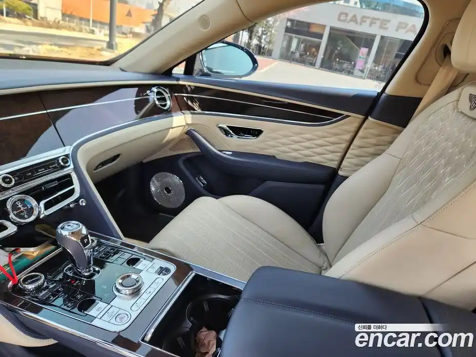 Bentley Flying Spur 2022 4.0 автомат (гидро), фото 10 Bentley Flying Spur 2022 4.0 автомат (гидро), фото 10