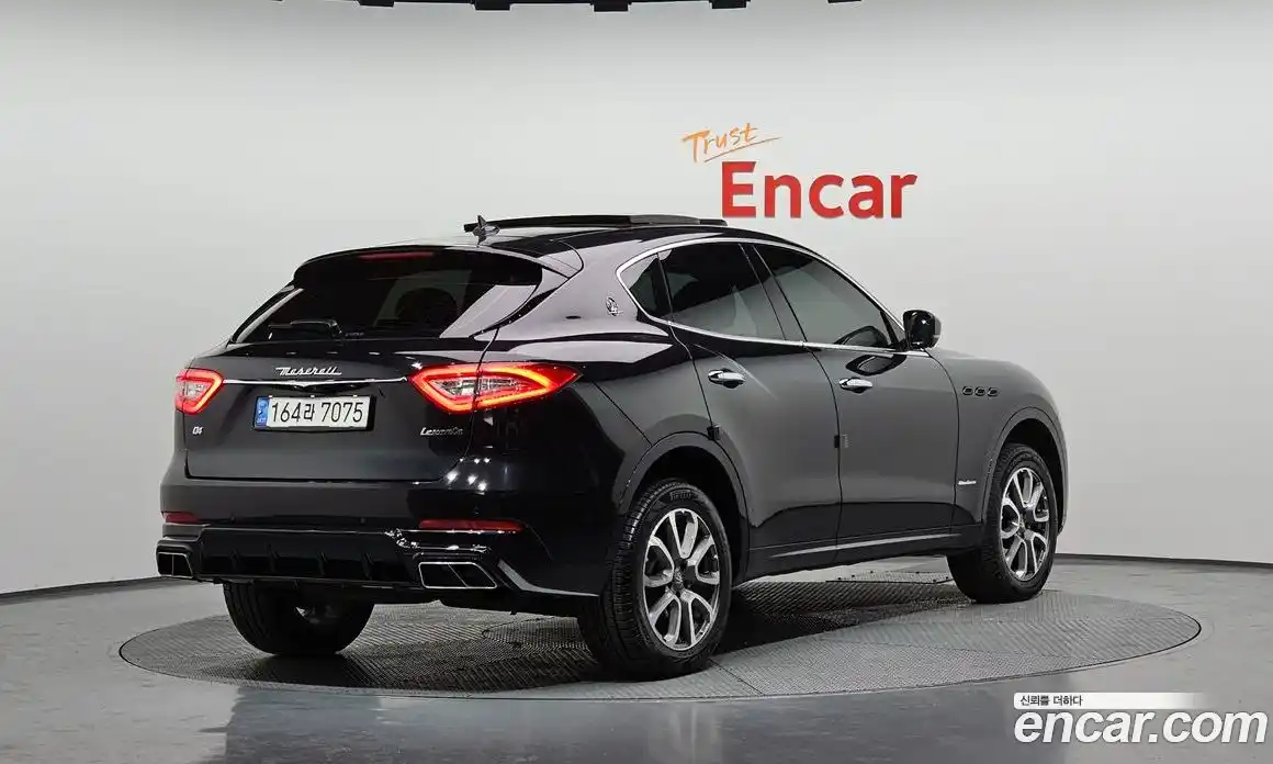 Maserati Levante 2018 3.0 автомат (гидро), фото 2 Maserati Levante 2018 3.0 автомат (гидро), фото 2