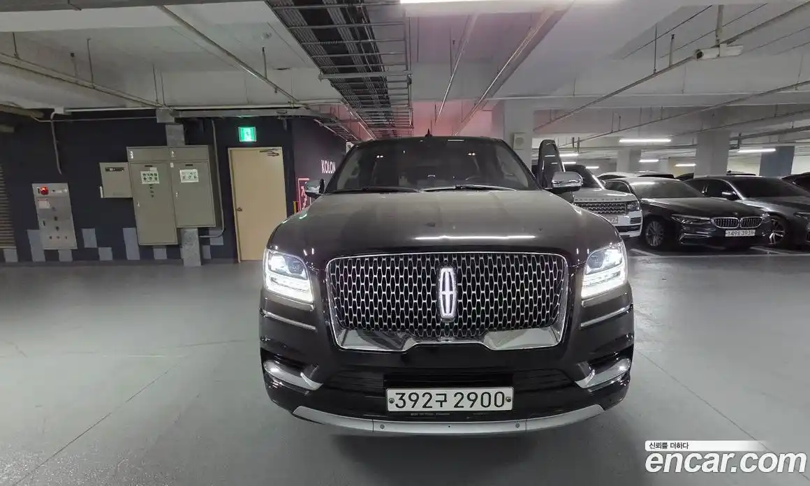 Lincoln Navigator 2019 3.5 автомат (гидро), фото 1 Lincoln Navigator 2019 3.5 автомат (гидро), фото 1