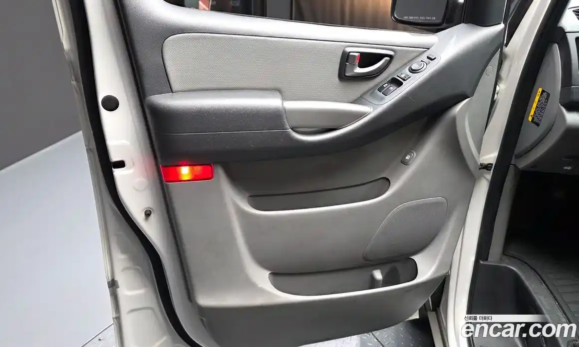 Hyundai Starex 2017 2.5 автомат (гидро), фото 14