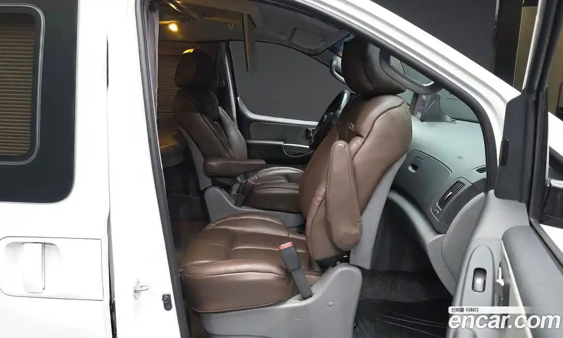 Hyundai Starex 2017 2.5 автомат (гидро), фото 17
