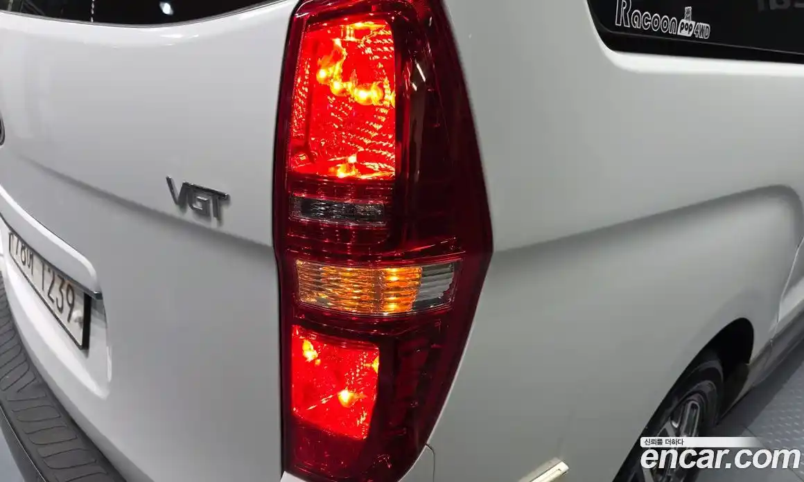 Hyundai Starex 2017 2.5 автомат (гидро), фото 9