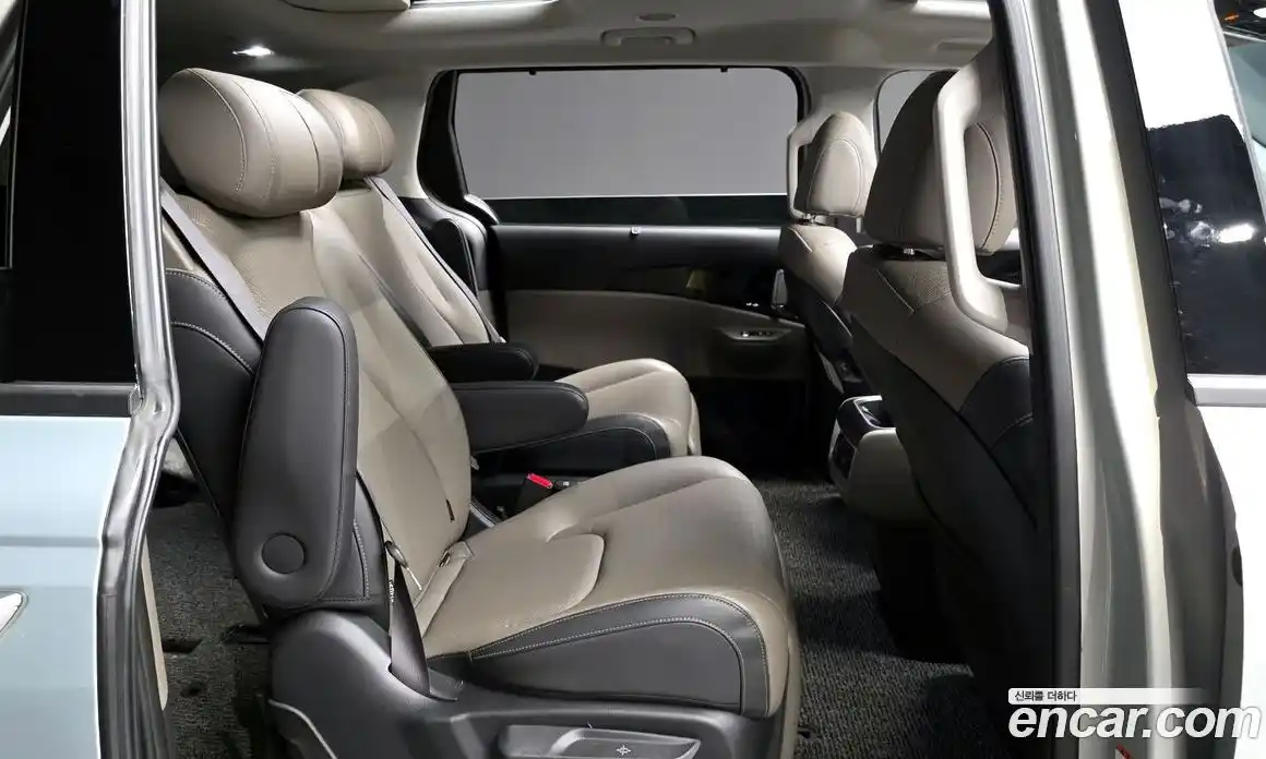 Kia Carnival 2024 1.6 автомат (гидро), фото 11