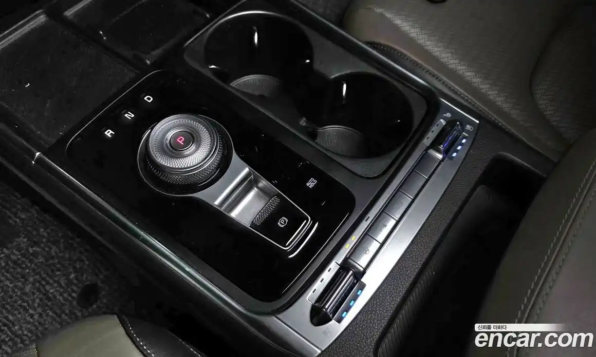 Kia Carnival 2024 1.6 автомат (гидро), фото 9