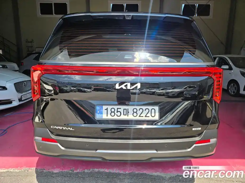 Kia Carnival 2024 1.6 автомат (гидро), фото 4