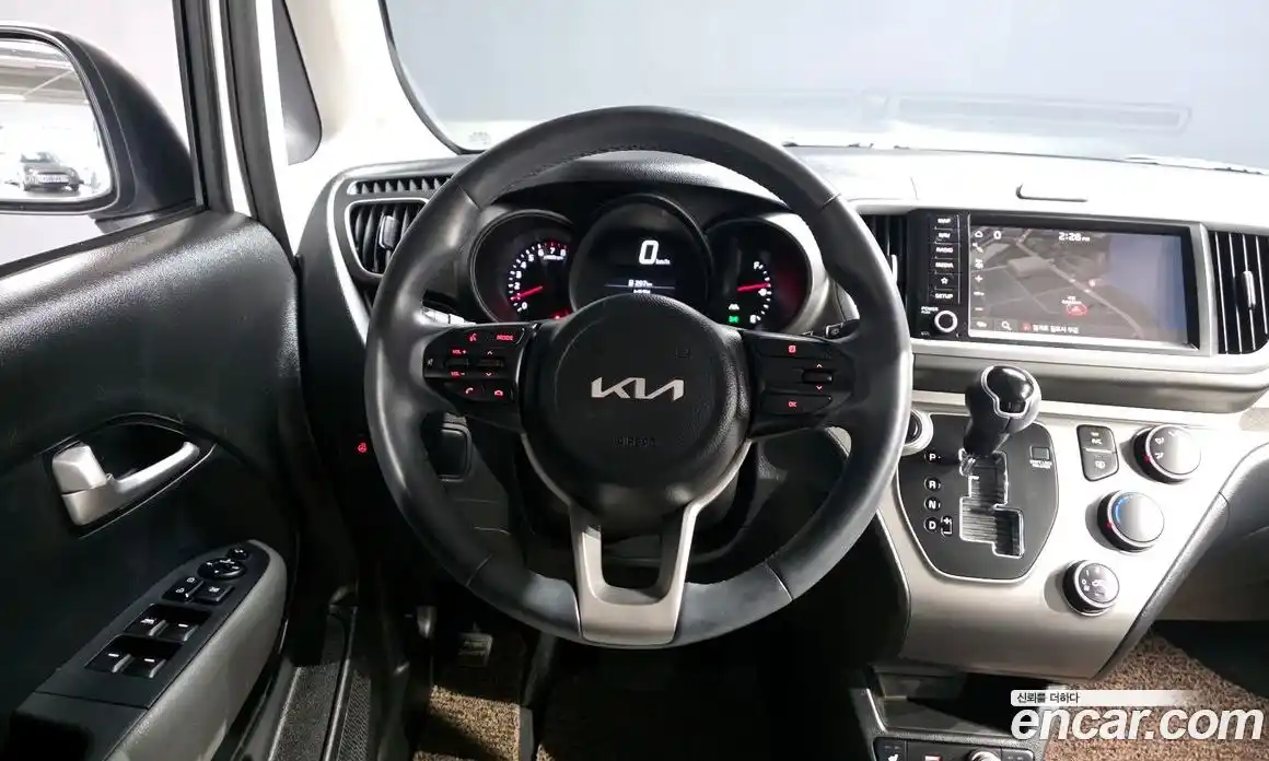 Kia Ray 2022 1.0 автомат (гидро), фото 18