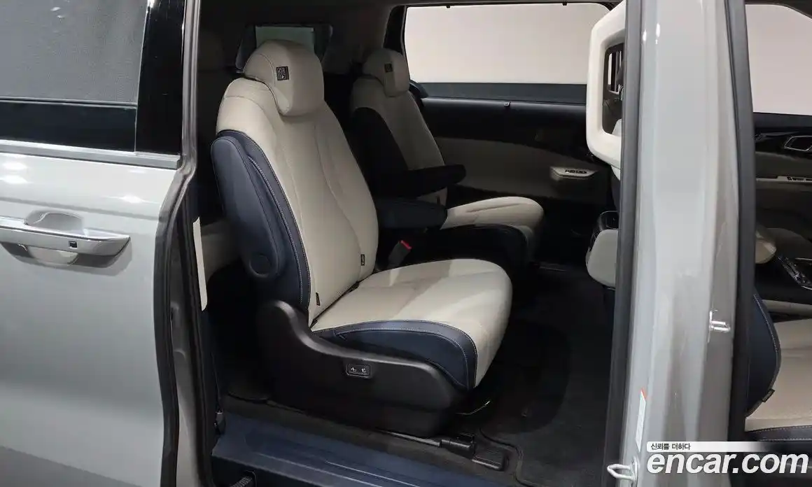 Kia Carnival 2024 1.6 автомат (гидро), фото 17