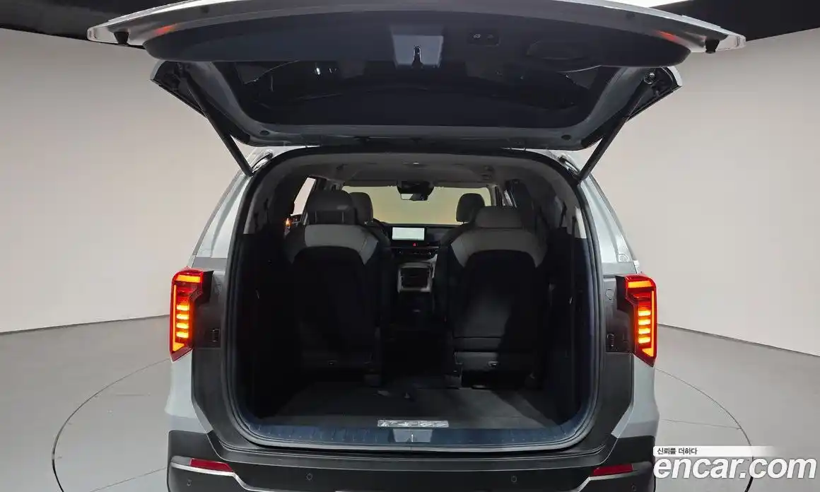 Kia Carnival 2024 1.6 автомат (гидро), фото 25