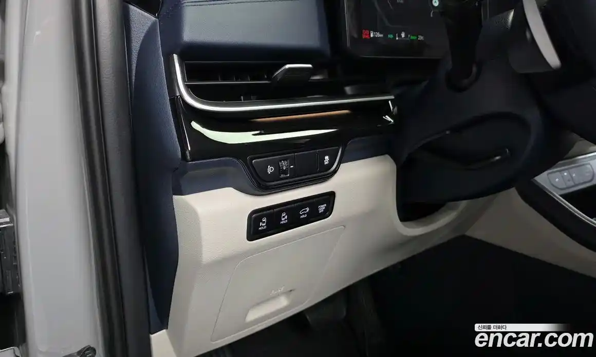 Kia Carnival 2024 1.6 автомат (гидро), фото 32
