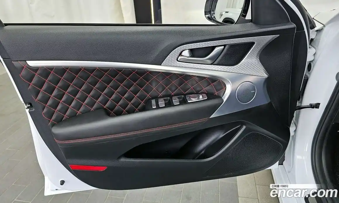 Genesis G70 2023 2.0 автомат (гидро), фото 14