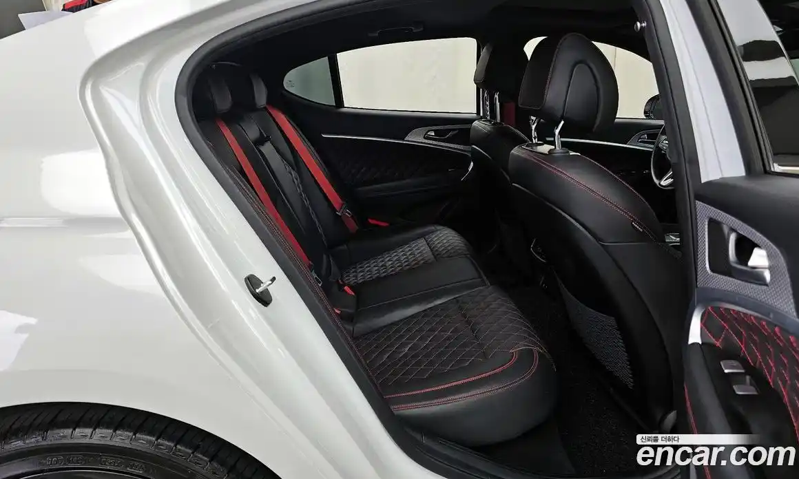 Genesis G70 2023 2.0 автомат (гидро), фото 17