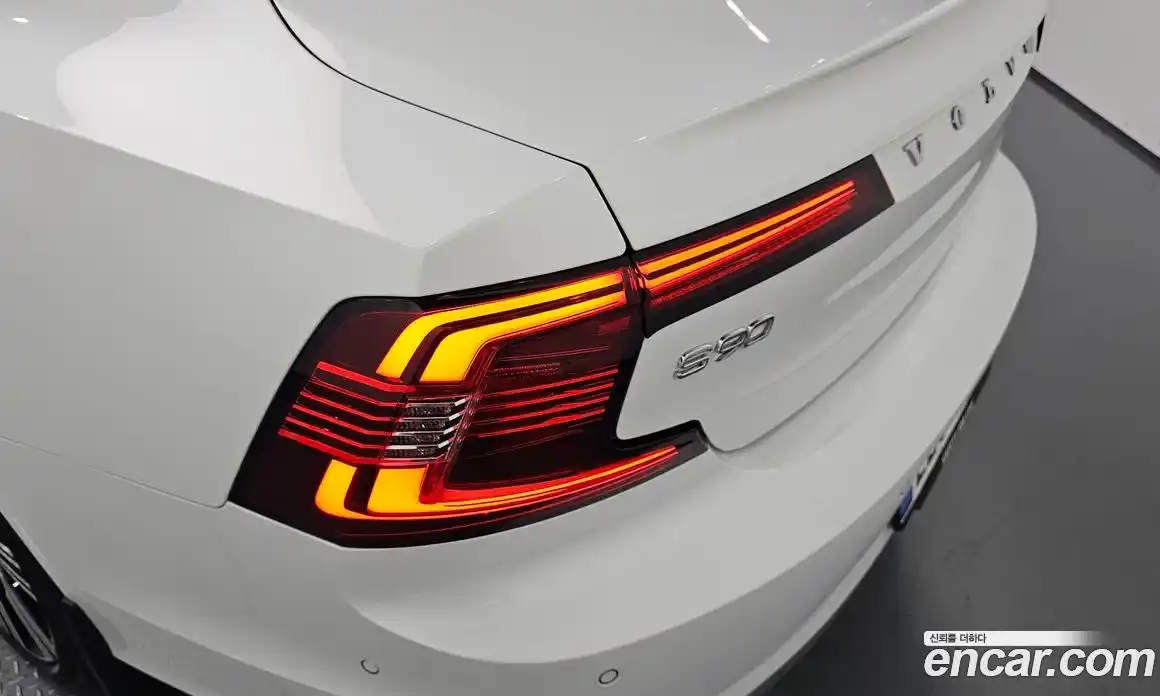 Volvo S90 2023 2.0 автомат (гидро), фото 9
