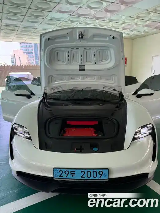 Porsche Taycan 2021 0.1 автомат (гидро), фото 6