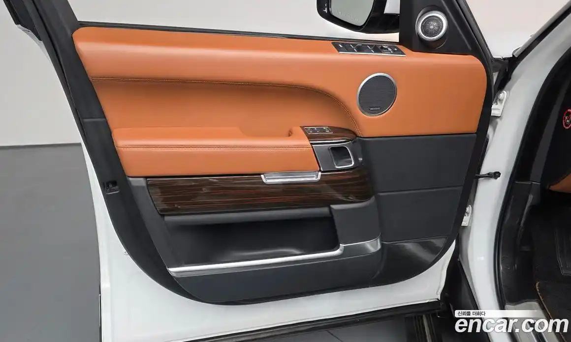 Land Rover Range Rover 2017 4.4 автомат (гидро), фото 13
