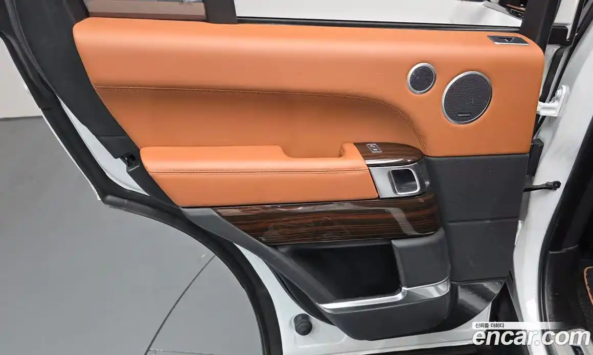 Land Rover Range Rover 2017 4.4 автомат (гидро), фото 14