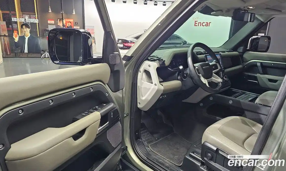 Land Rover Defender 2020 2.0 автомат (гидро), фото 13