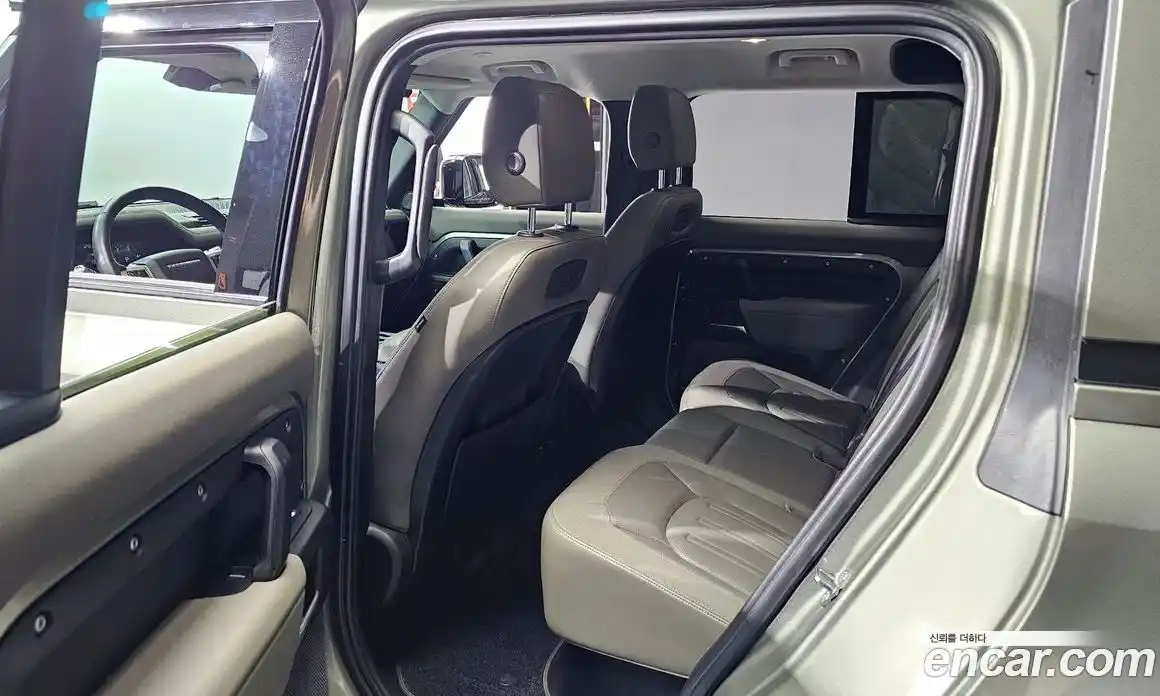 Land Rover Defender 2020 2.0 автомат (гидро), фото 17
