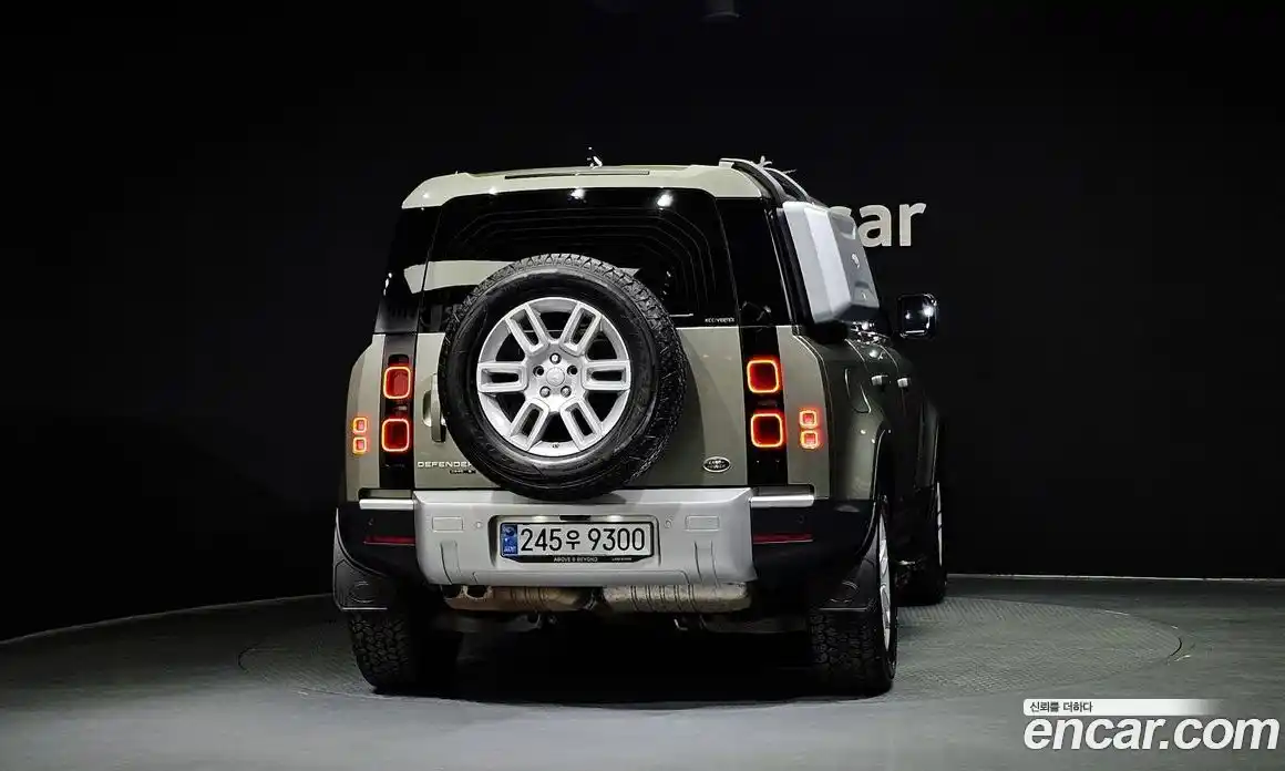 Land Rover Defender 2020 2.0 автомат (гидро), фото 4