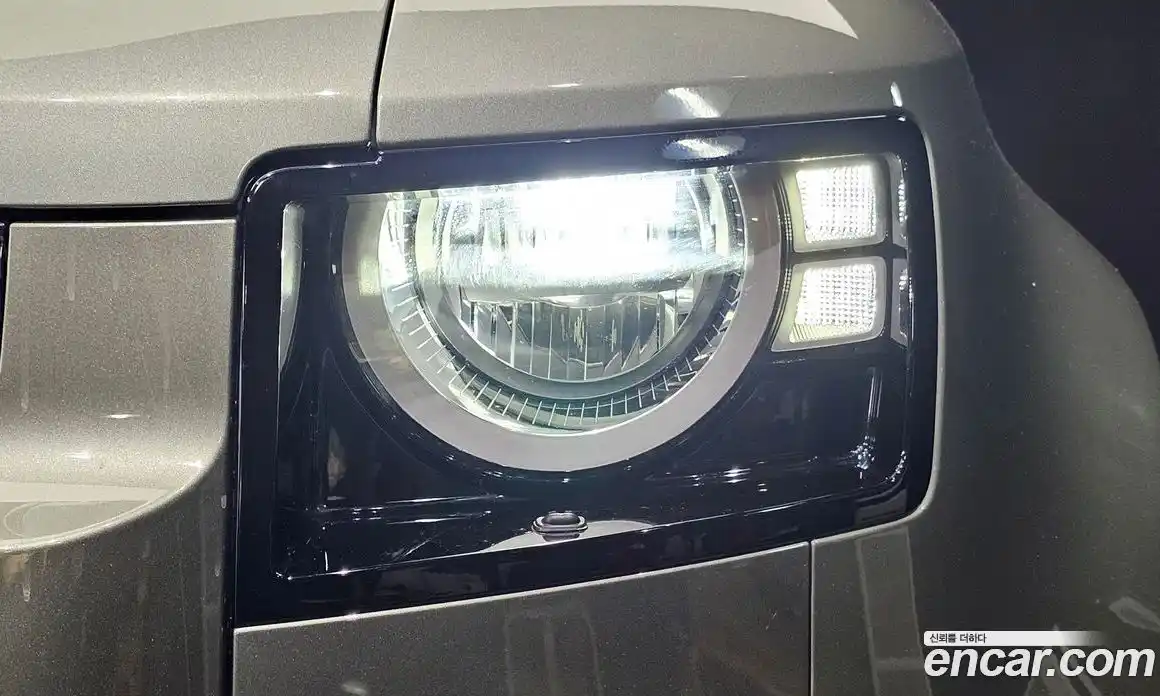 Land Rover Defender 2020 2.0 автомат (гидро), фото 8
