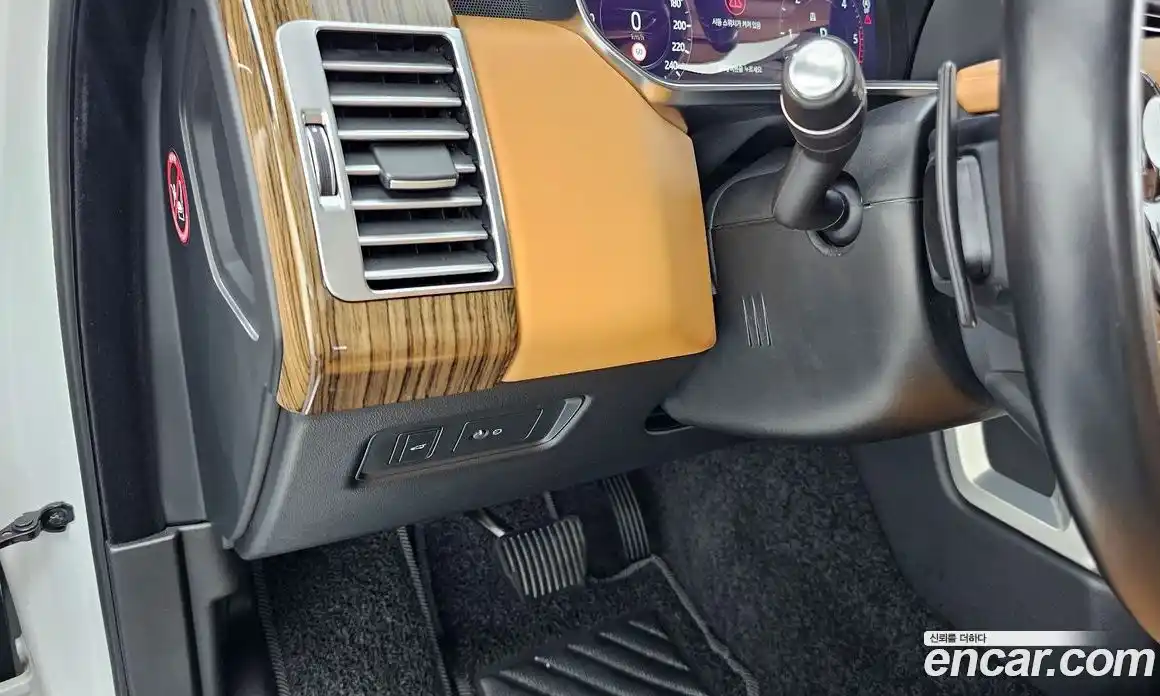 Land Rover Range Rover 2020 4.4 автомат (гидро), фото 27