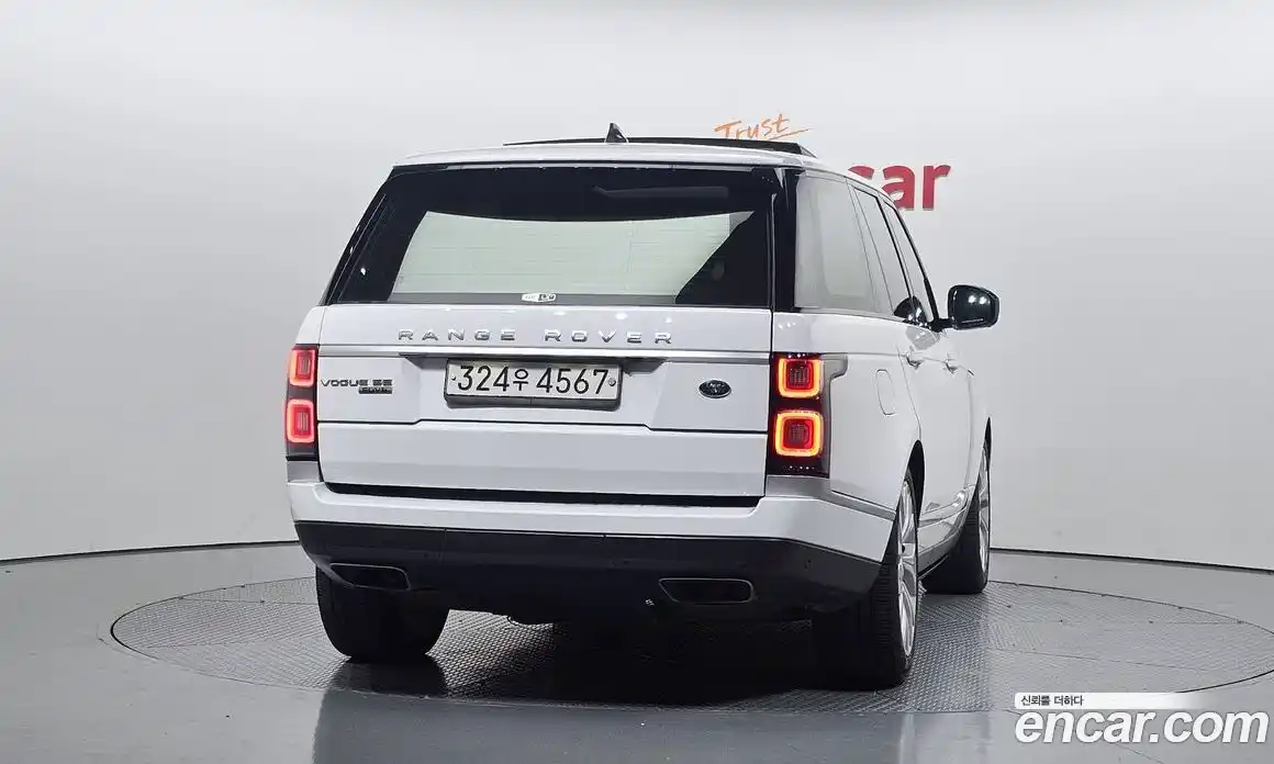 Land Rover Range Rover 2020 4.4 автомат (гидро), фото 4