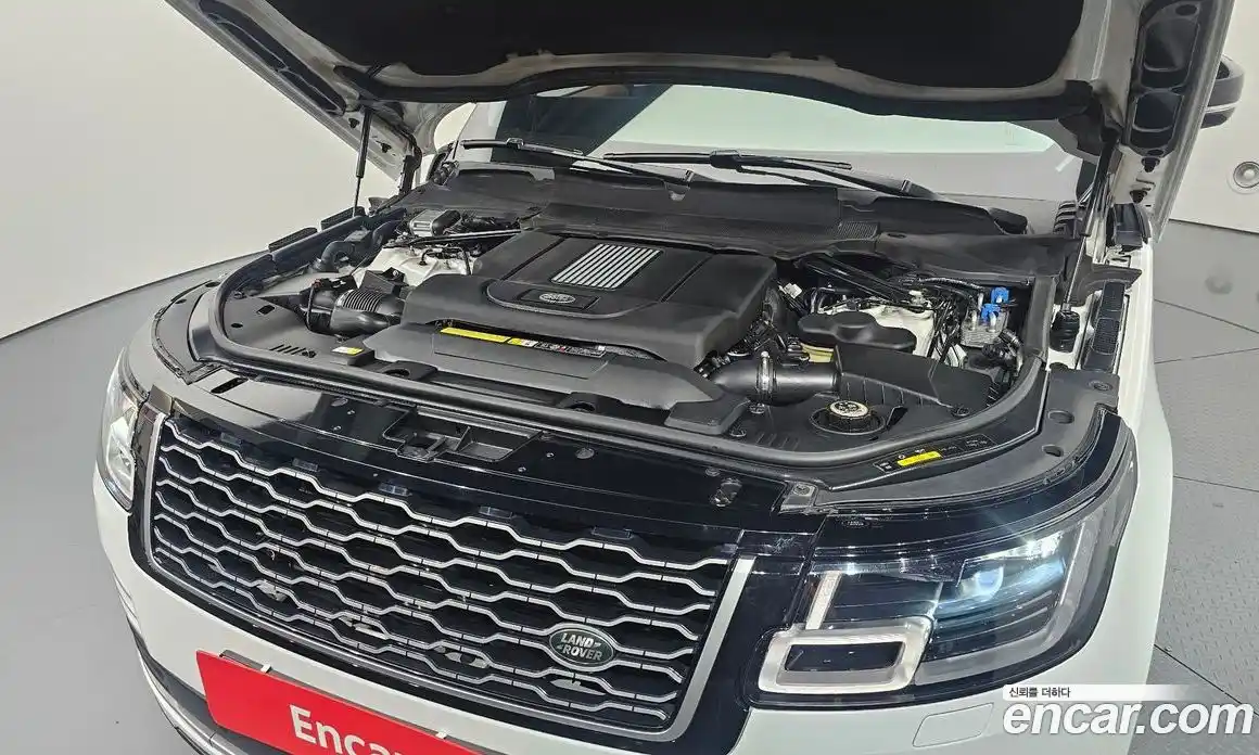 Land Rover Range Rover 2020 4.4 автомат (гидро), фото 6
