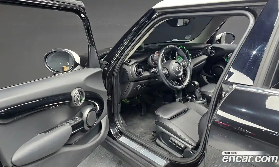Mini Cooper 2018 1.5 автомат (гидро), фото 16