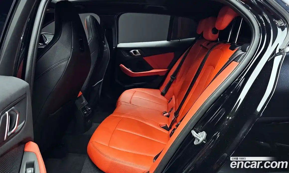 BMW 1 серия 2023 2.0 автомат (гидро), фото 12