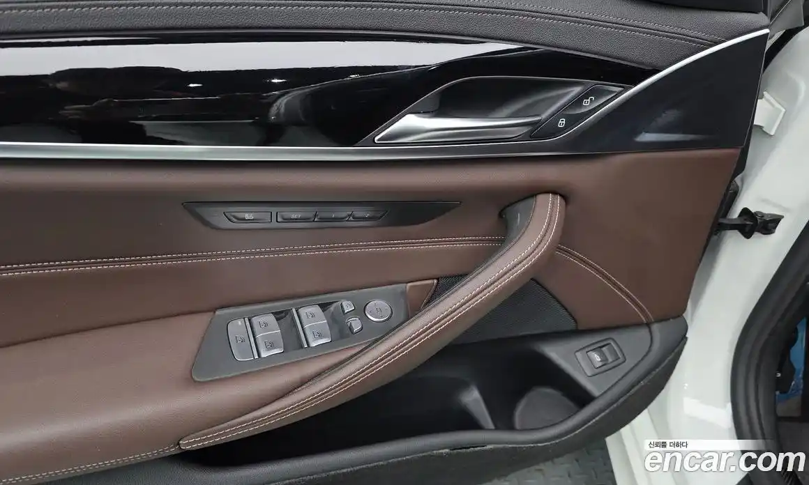 BMW 5 серия 2021 2.0 автомат (гидро), фото 28
