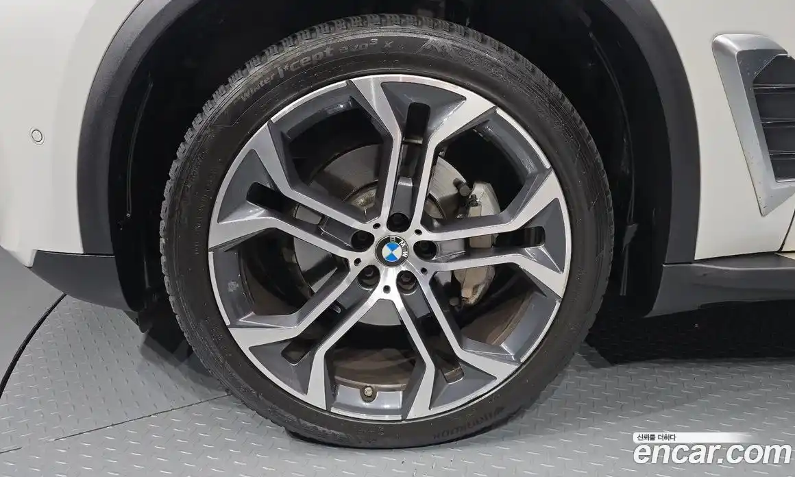 BMW X5 2023 3.0 автомат (гидро), фото 5