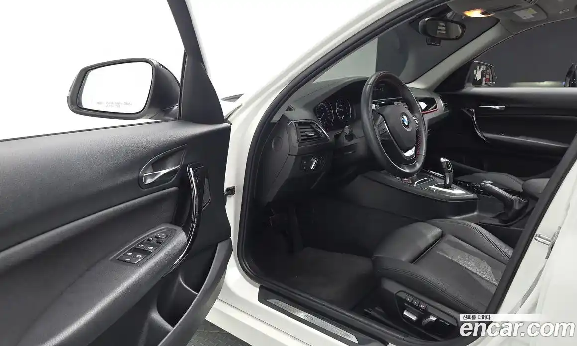 BMW 1 серия 2018 2.0 автомат (гидро), фото 12