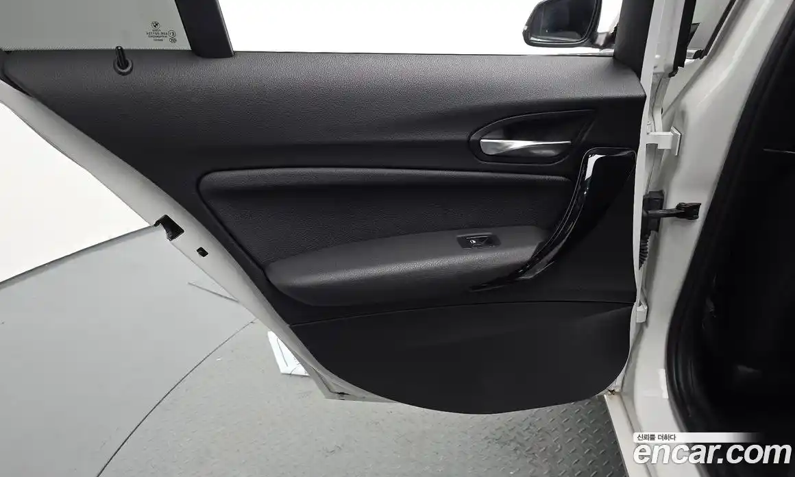 BMW 1 серия 2018 2.0 автомат (гидро), фото 14