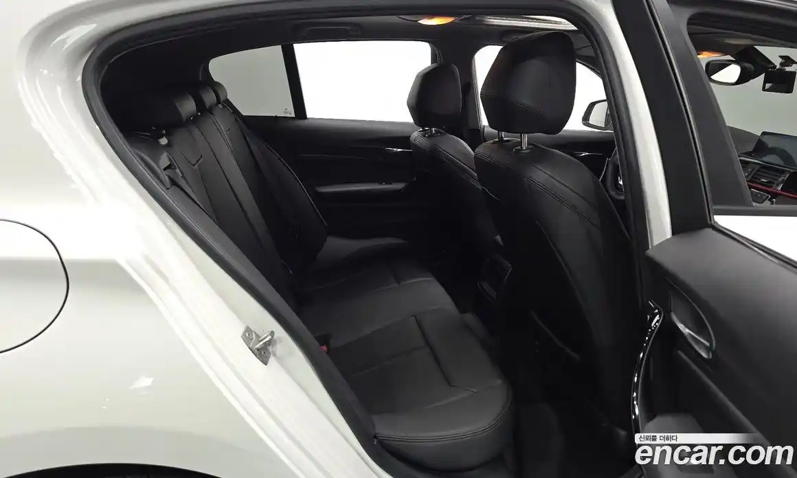 BMW 1 серия 2018 2.0 автомат (гидро), фото 16