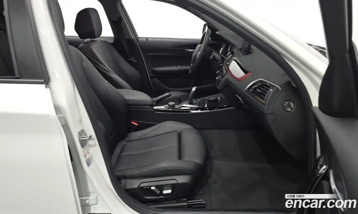 BMW 1 серия 2018 2.0 автомат (гидро), фото 17