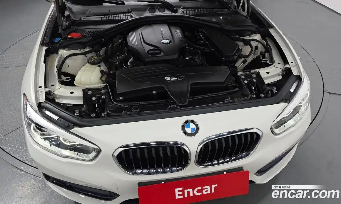 BMW 1 серия 2018 2.0 автомат (гидро), фото 5