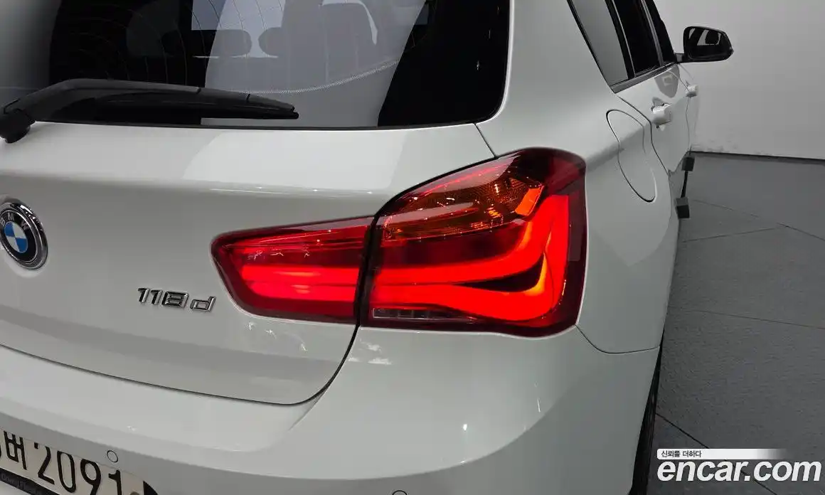 BMW 1 серия 2018 2.0 автомат (гидро), фото 8