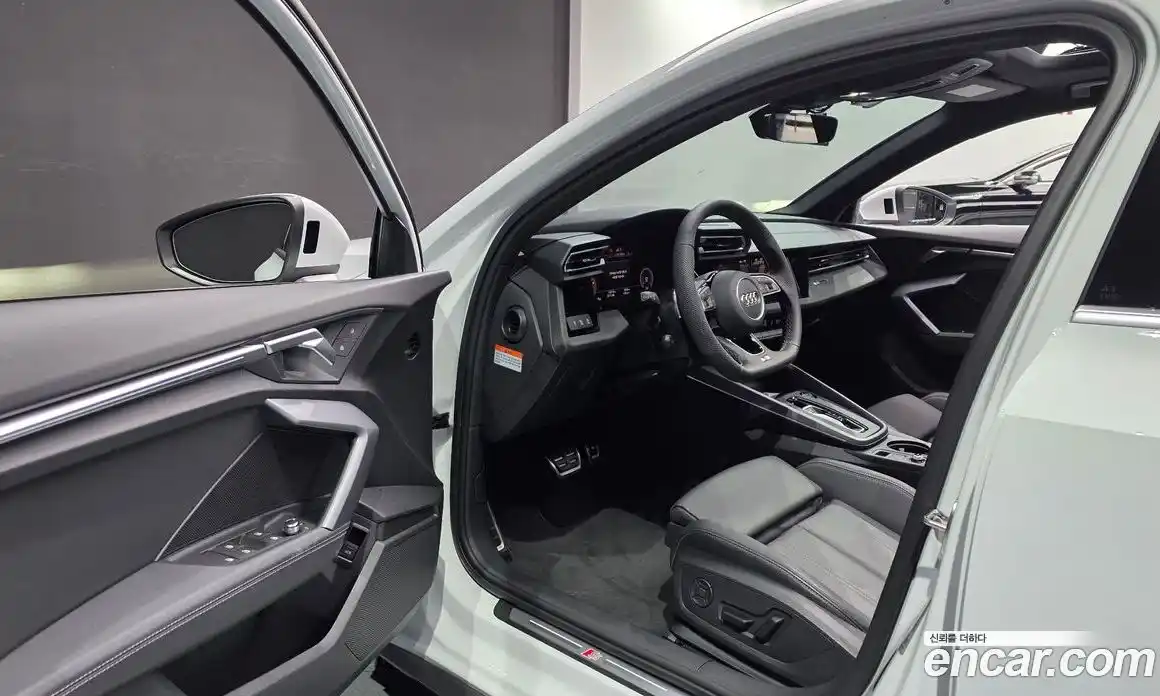 Audi A3 2025 2.0 автомат (гидро), фото 10